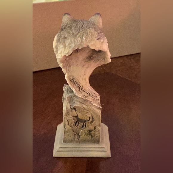 Mill Creek Studios Art Signature Wolf #38230 Sculpture Figures - Picture 9 of 17